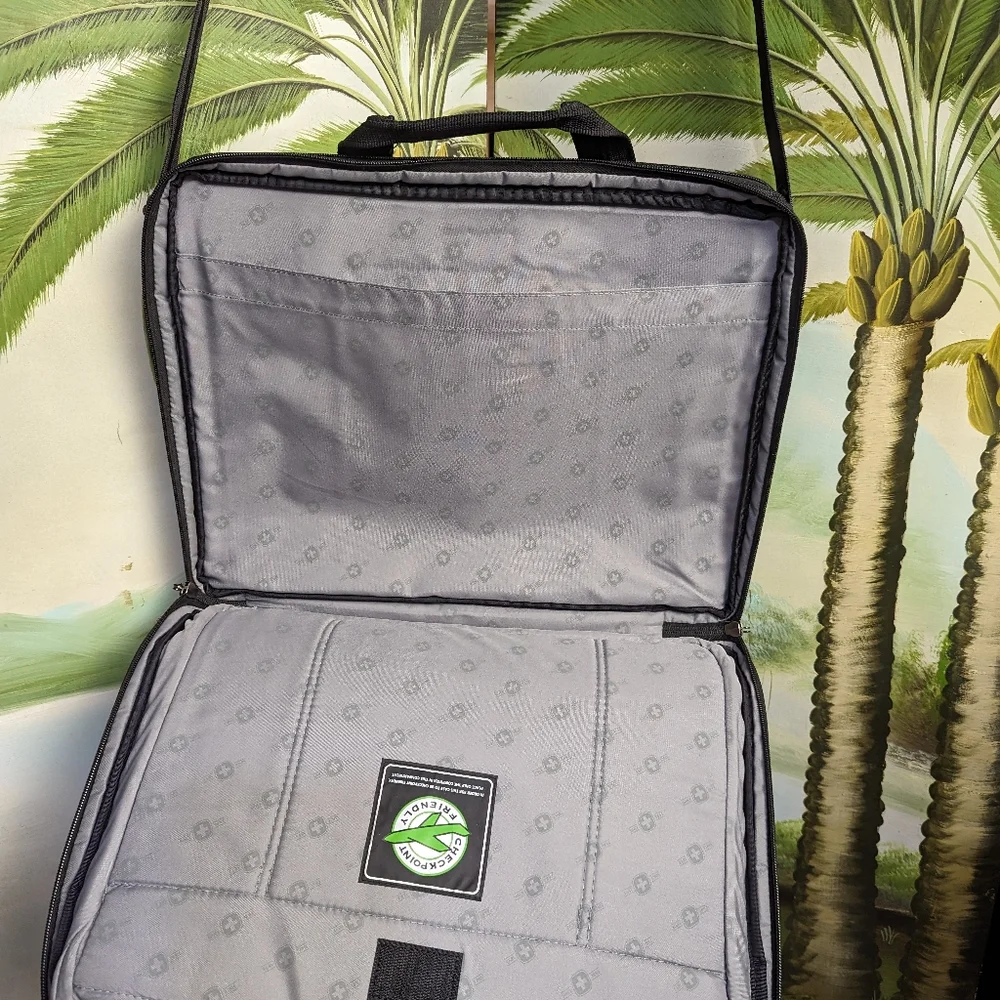 022 - Swiss Gear Computer case 💻